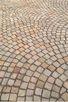 sanpietrini di porfido 