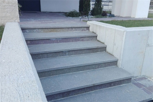 gradini in porfido per esterni 