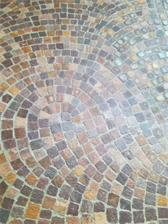 pavimento di sanpietrini in porfido 
