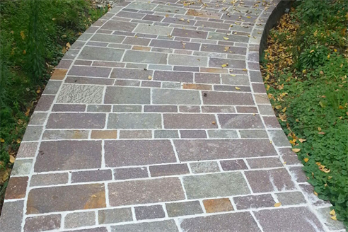 Paved driveway in porphyry trentino
